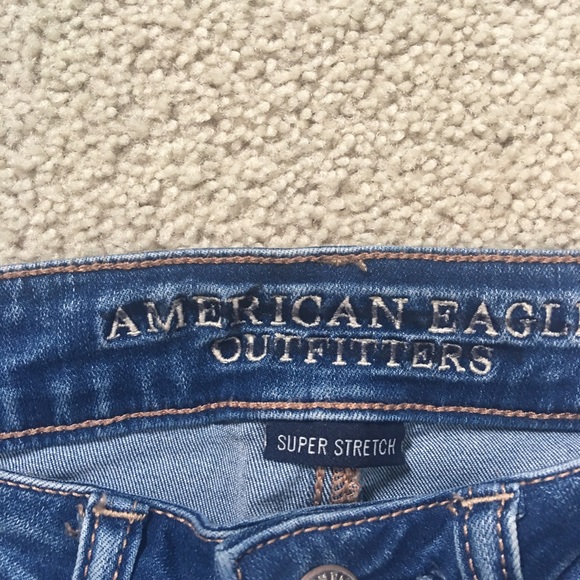 American Eagle Sz 2 Skinny Bermuda Denim Shorts - Picture 4 of 9